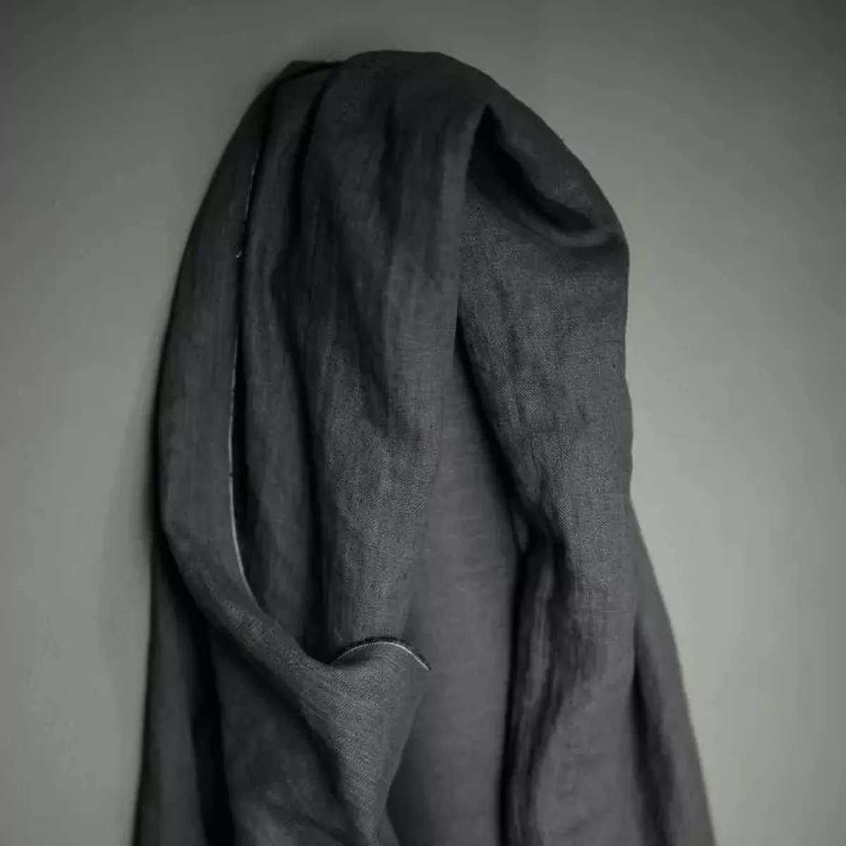 185 Linen Core, Scuttle Black Charcoal