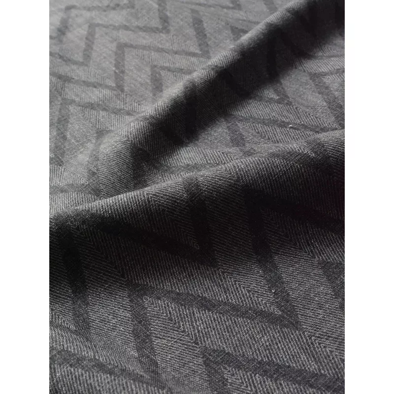 Balinese Chevron (Noir)