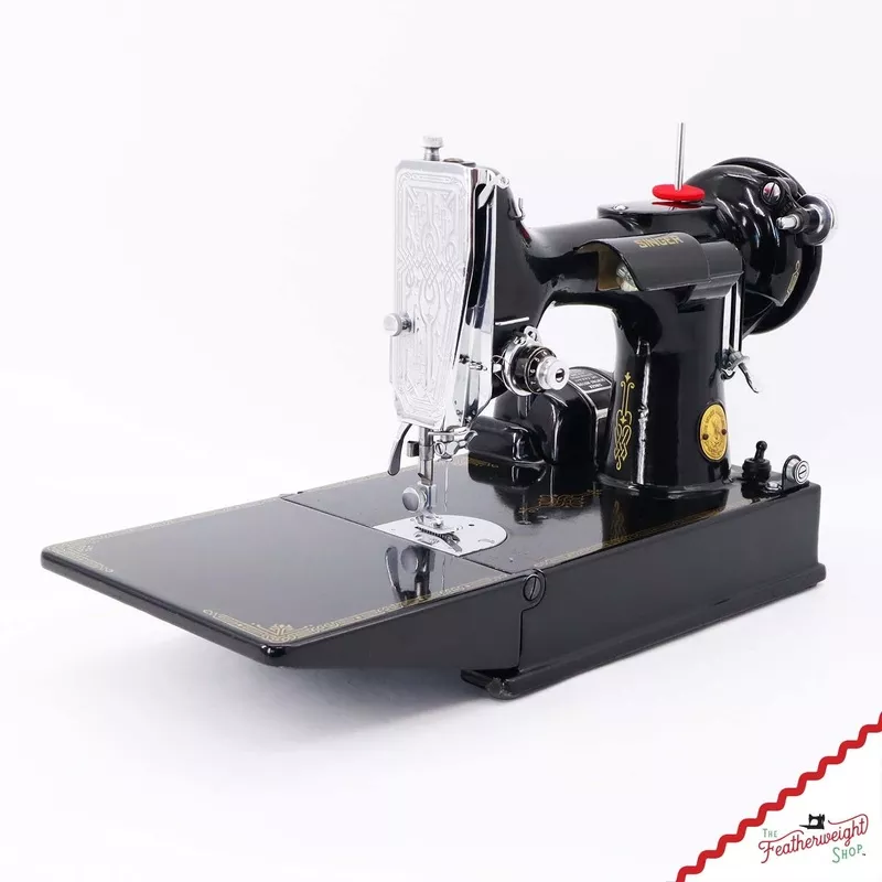 Featherweight 221K Sewing Machine, EE4529** – 1947