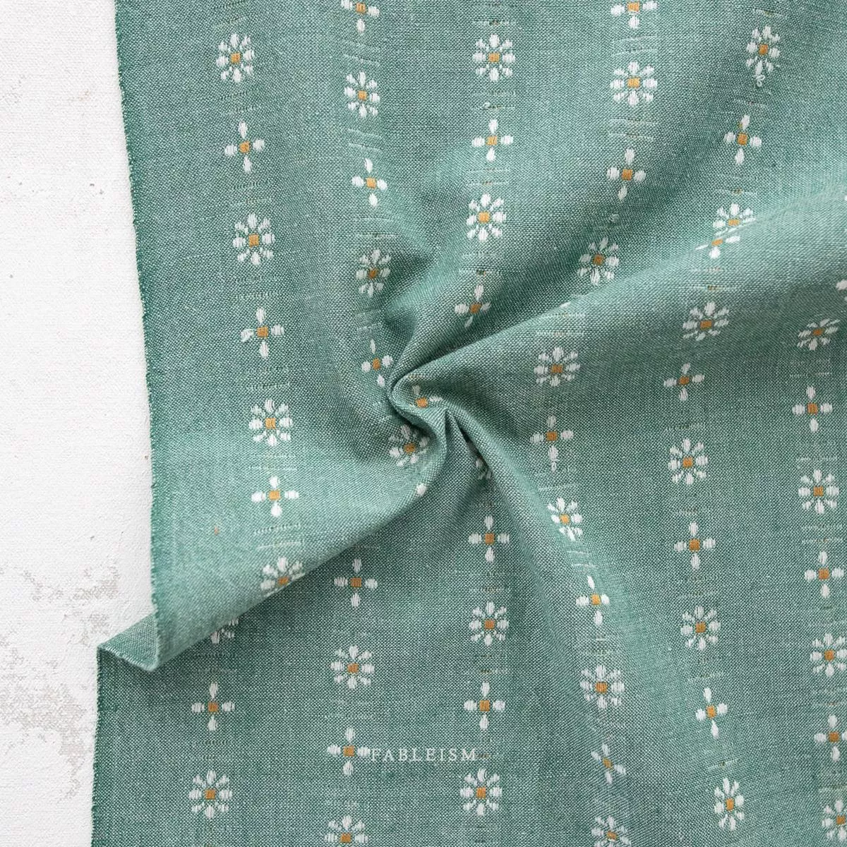 Forest Forage Daisies Cotton – Spring