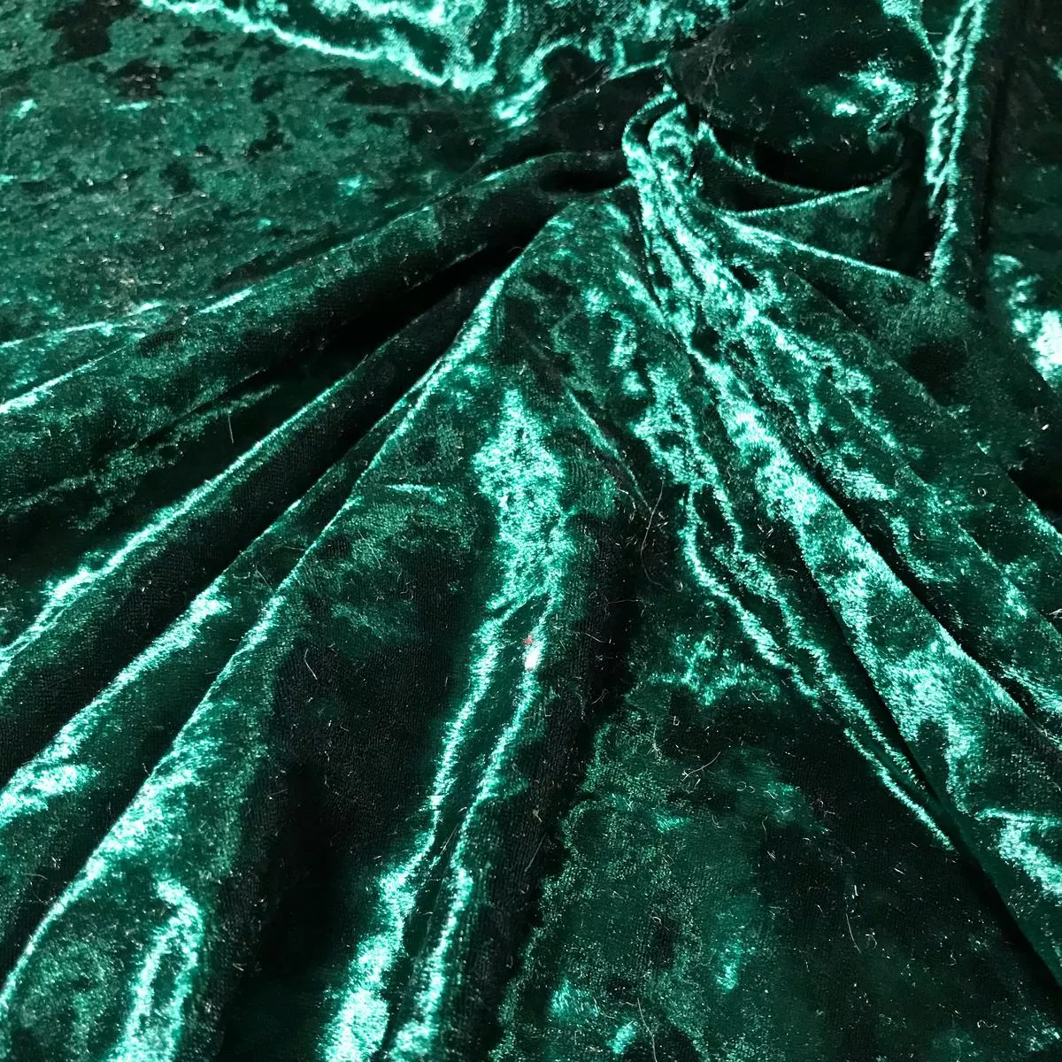 Hunter Green – Stretch Polyester Crushed Velvet Fabric
