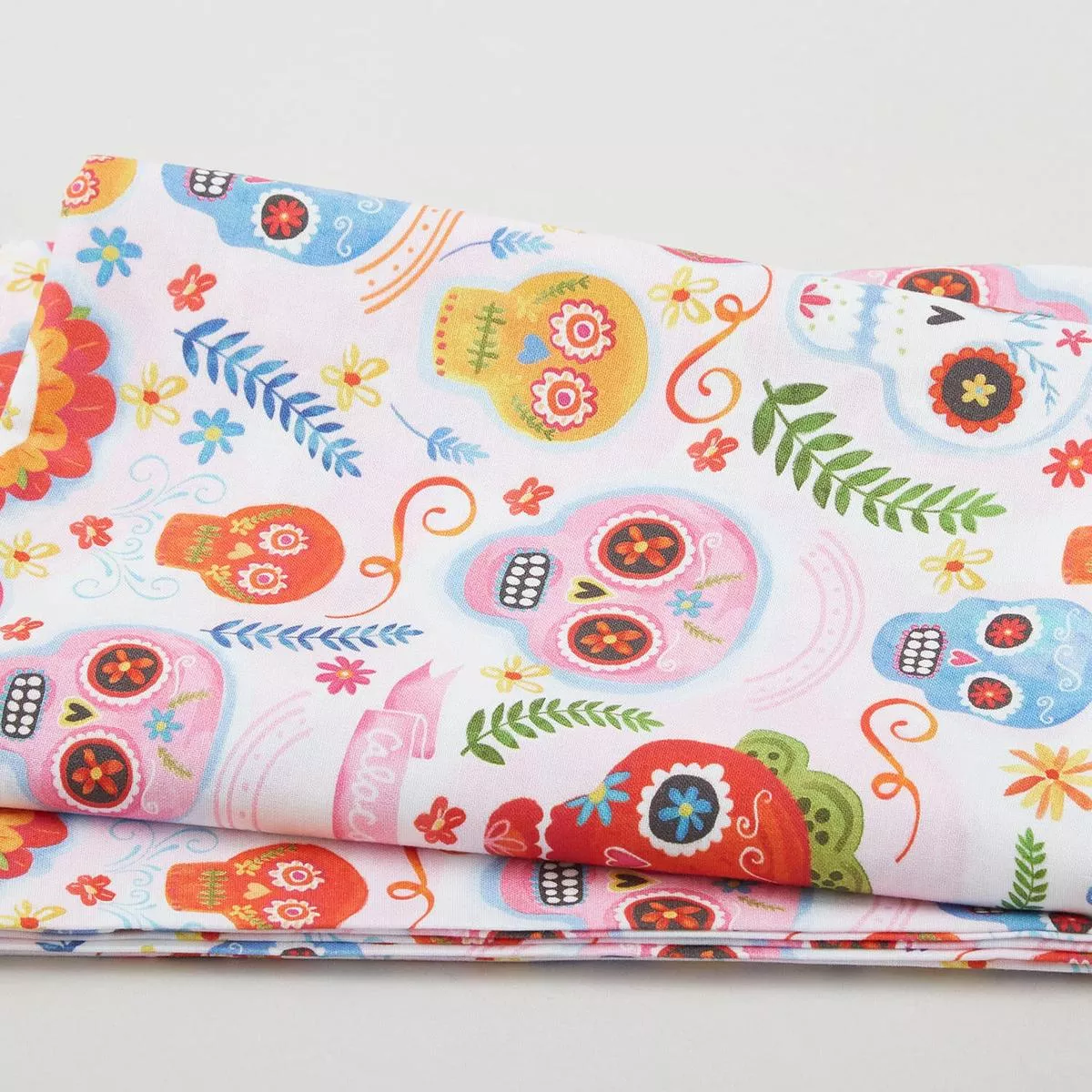 La Vida Loca – Sugar Skulls Blush 2 Yard Cut