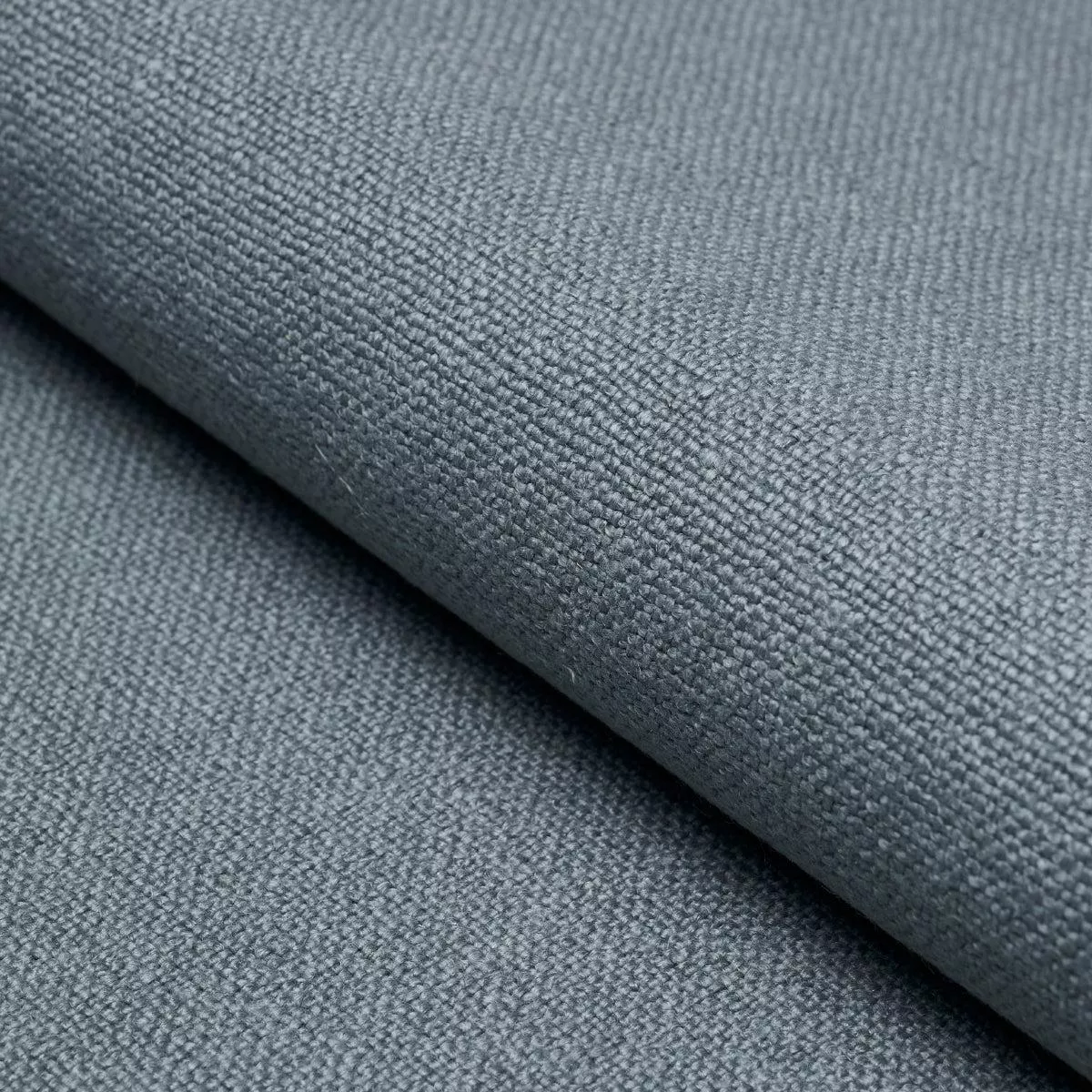 SCHUMACHER PATTERSON FLYNN LARS RUSTIC LINEN SOLID SOLID SKY – 84491