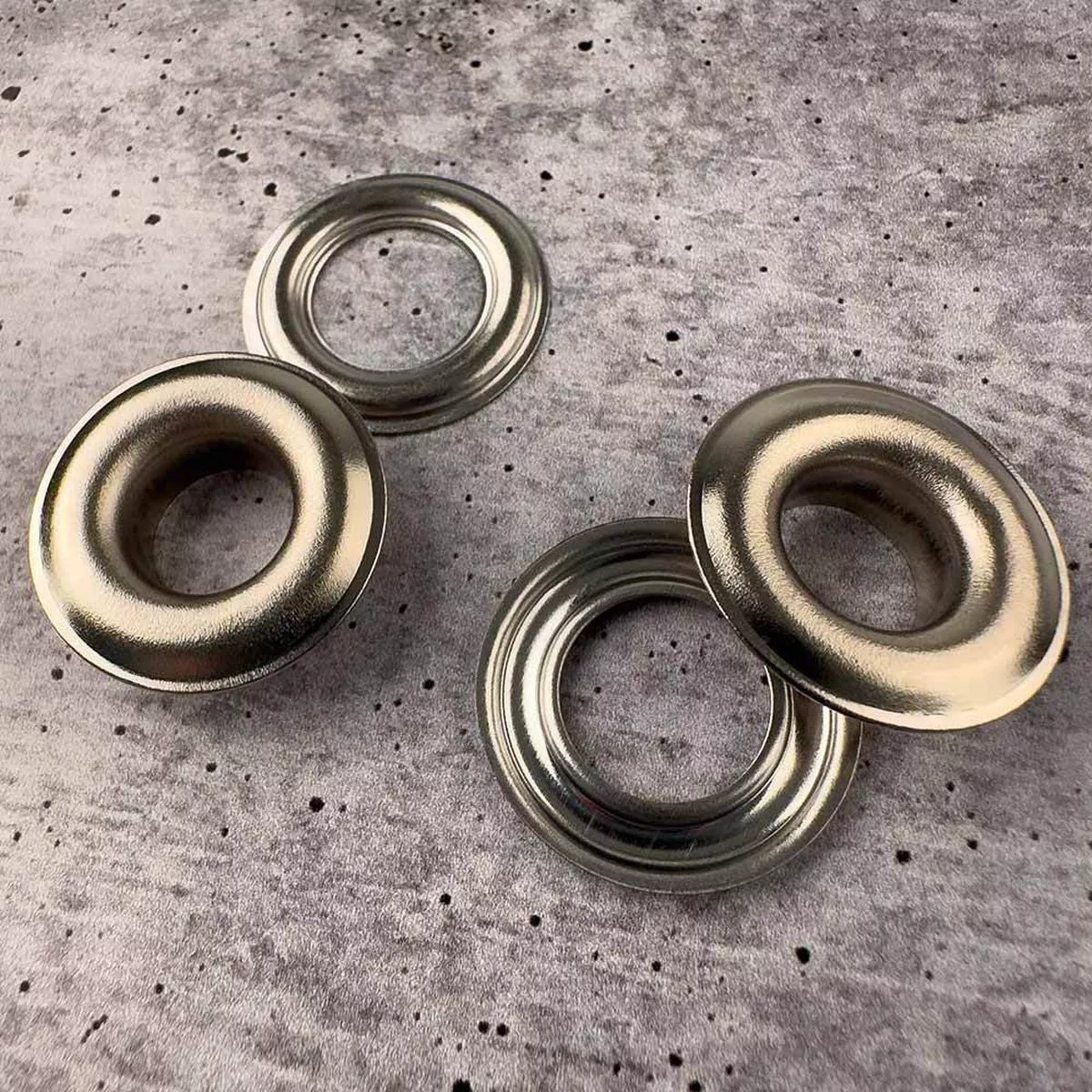 Set of Two Silver Grommets – 1in